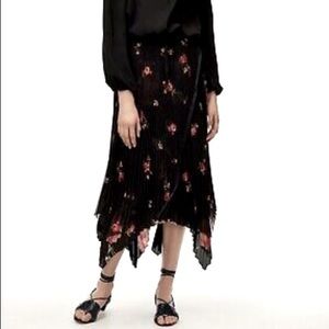 WILFRED Aritzia- Dubois floral pleated skirt